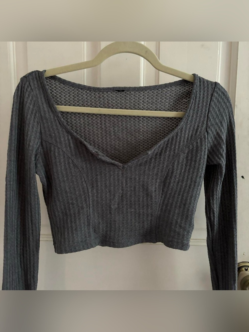 Women’s Grey Ribbed Long-Sleeve Crop Top